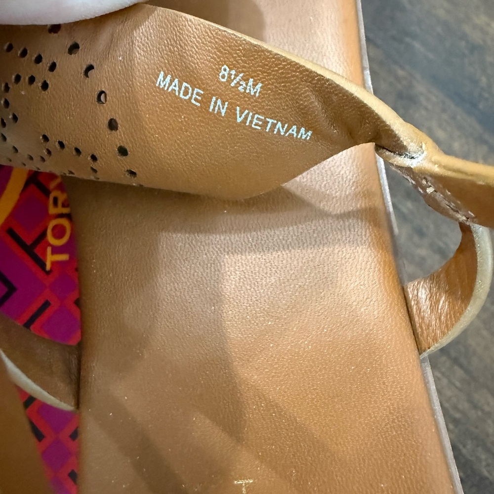 Tory Burch -CAPRI PERF SANDAL GRACE -COCONUT SUGAR- sandal - Picture 8 of 8